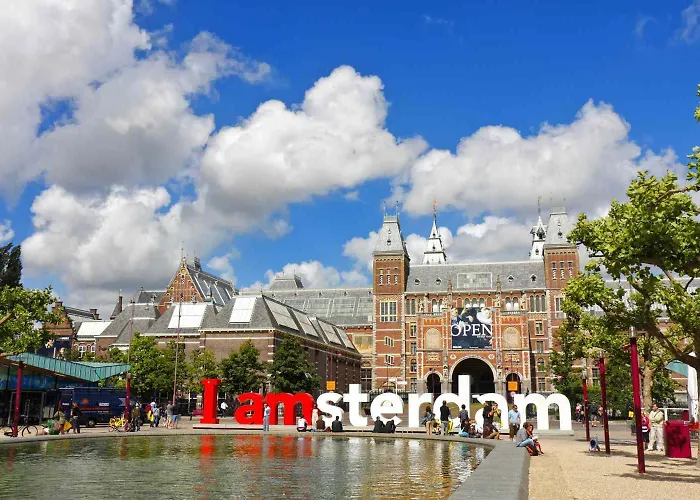 Friends & Family Retreat Apartment *