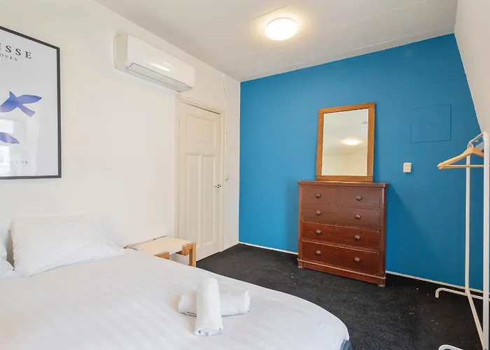 Friends & Family Retreat Apartment