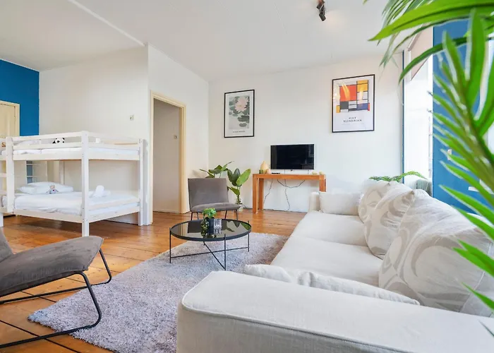 Friends & Family Retreat Apartment *